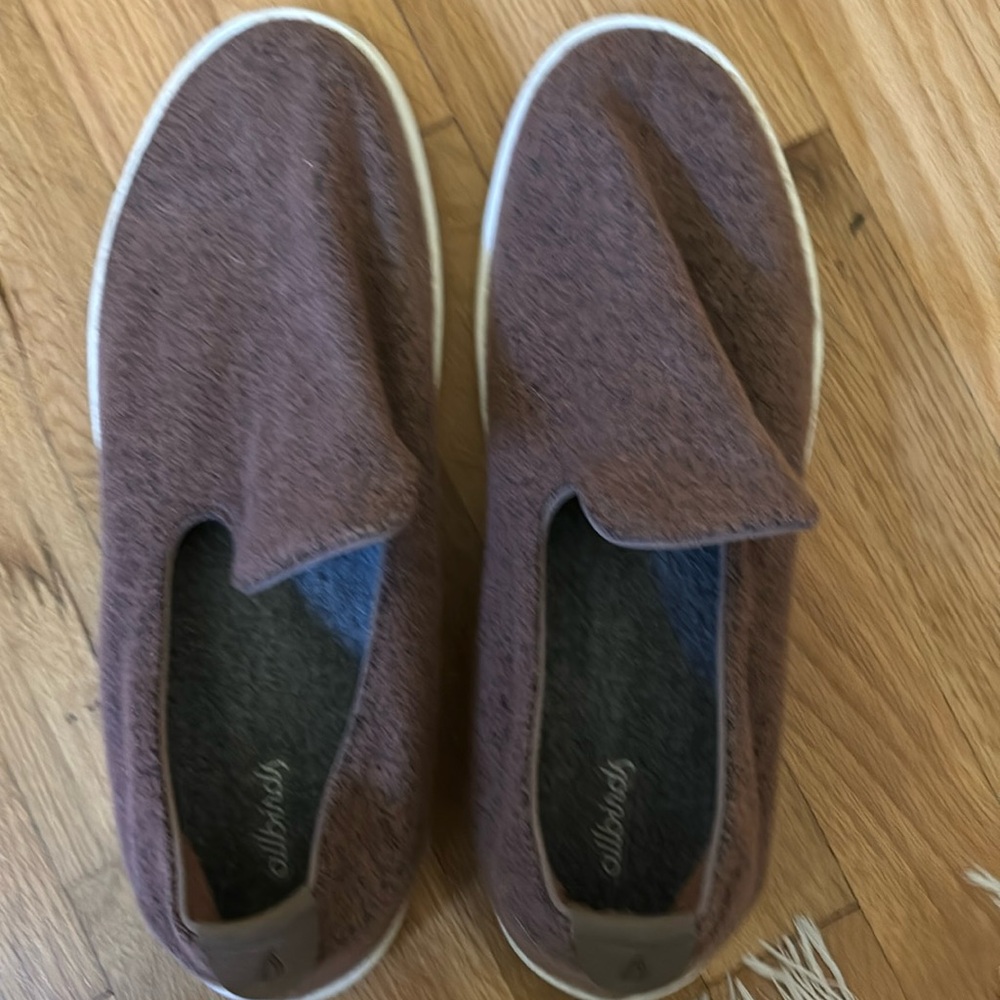 All birds slip on shoes